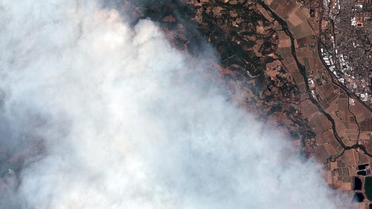 02-overview-of-lnu-lightning-complex-wildfire-healdsburg-california-20august2020-wv3-natural-color-image