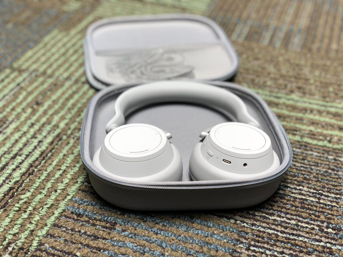 microsoft-surface-headphones-36