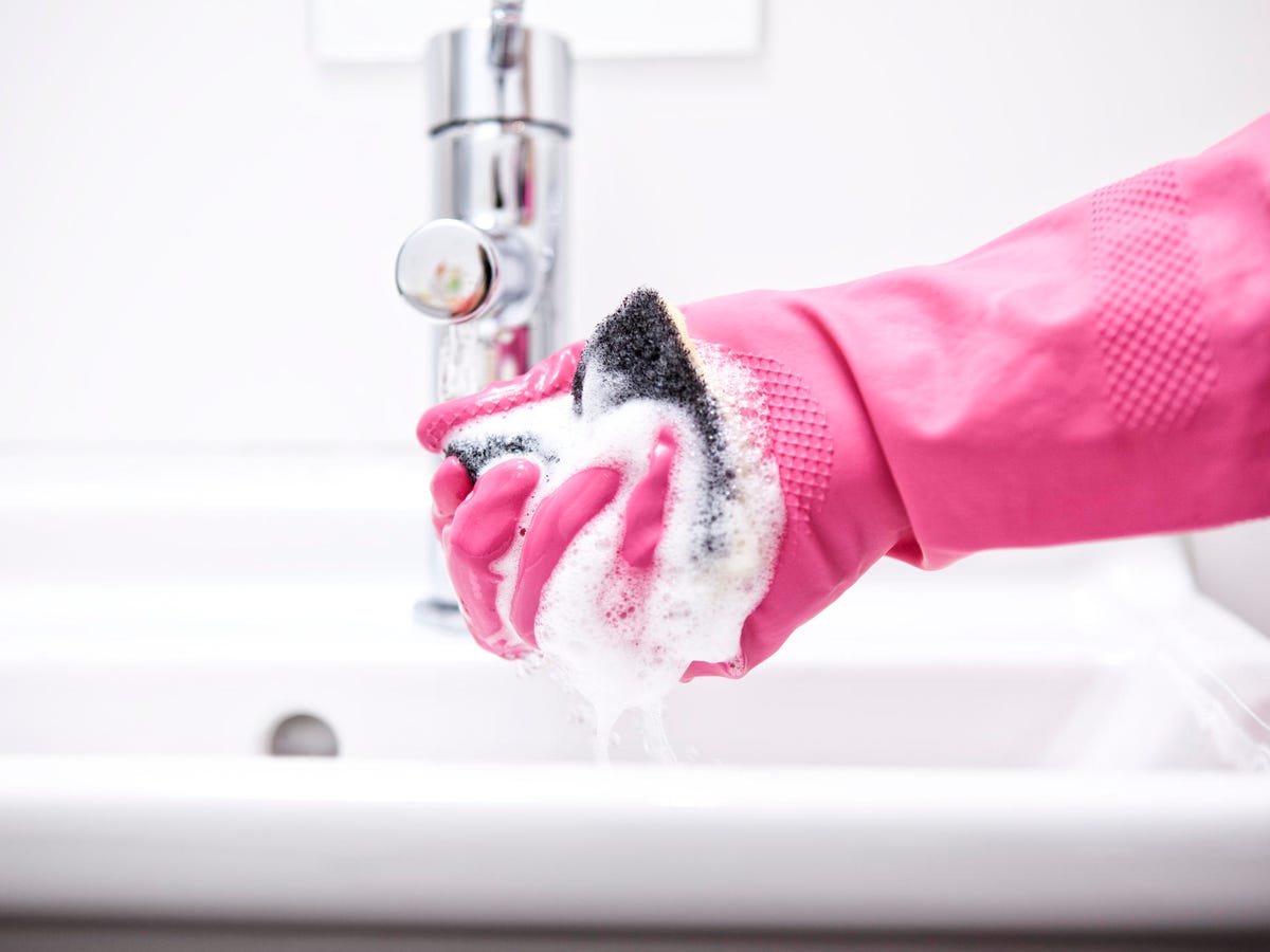 How to Effectively Clean Your Bathroom in 10 Minutes or Less - CNET