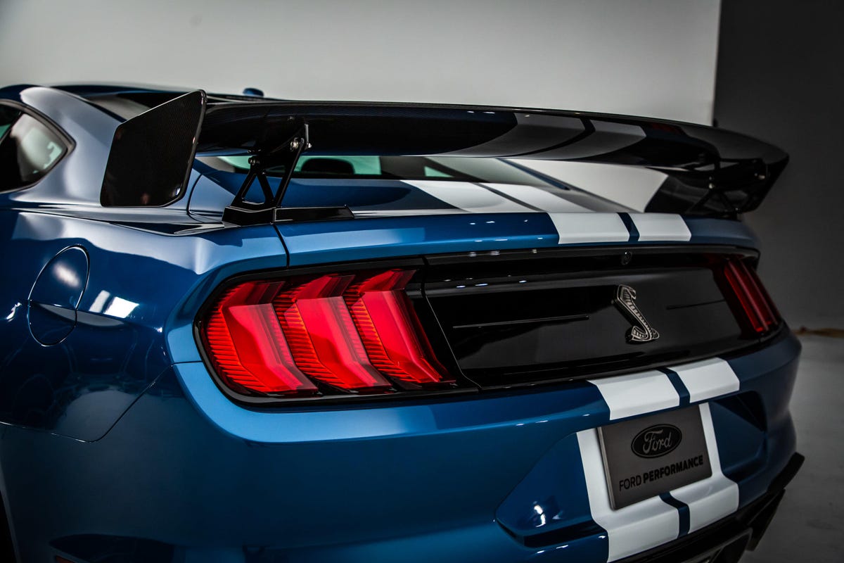 2020-ford-shelby-mustang-gt500-8