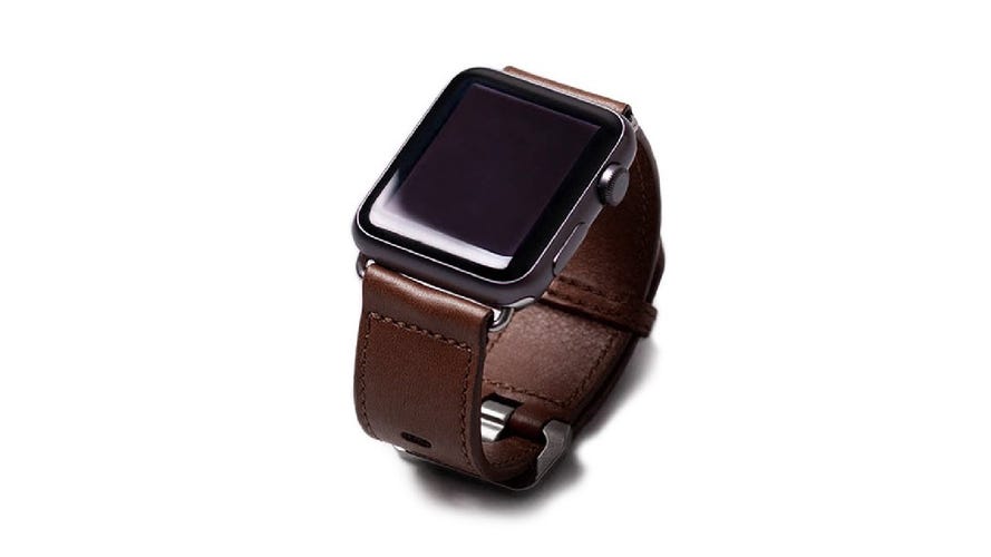 Apple Watch Band 42/44/45mm, Men Women Light Tan Genuine Leather  Replacement Iwatch Strap with Silver Metal Clasp for Apple Watch Series SE  8 7 6 5 4 3 2 1 Sport Edition 