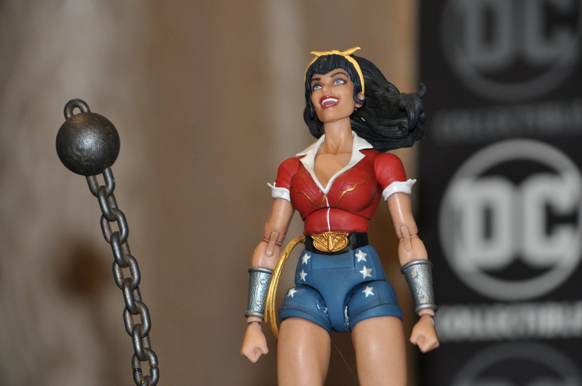 dc-collectibles-sdcc-20160343.jpg