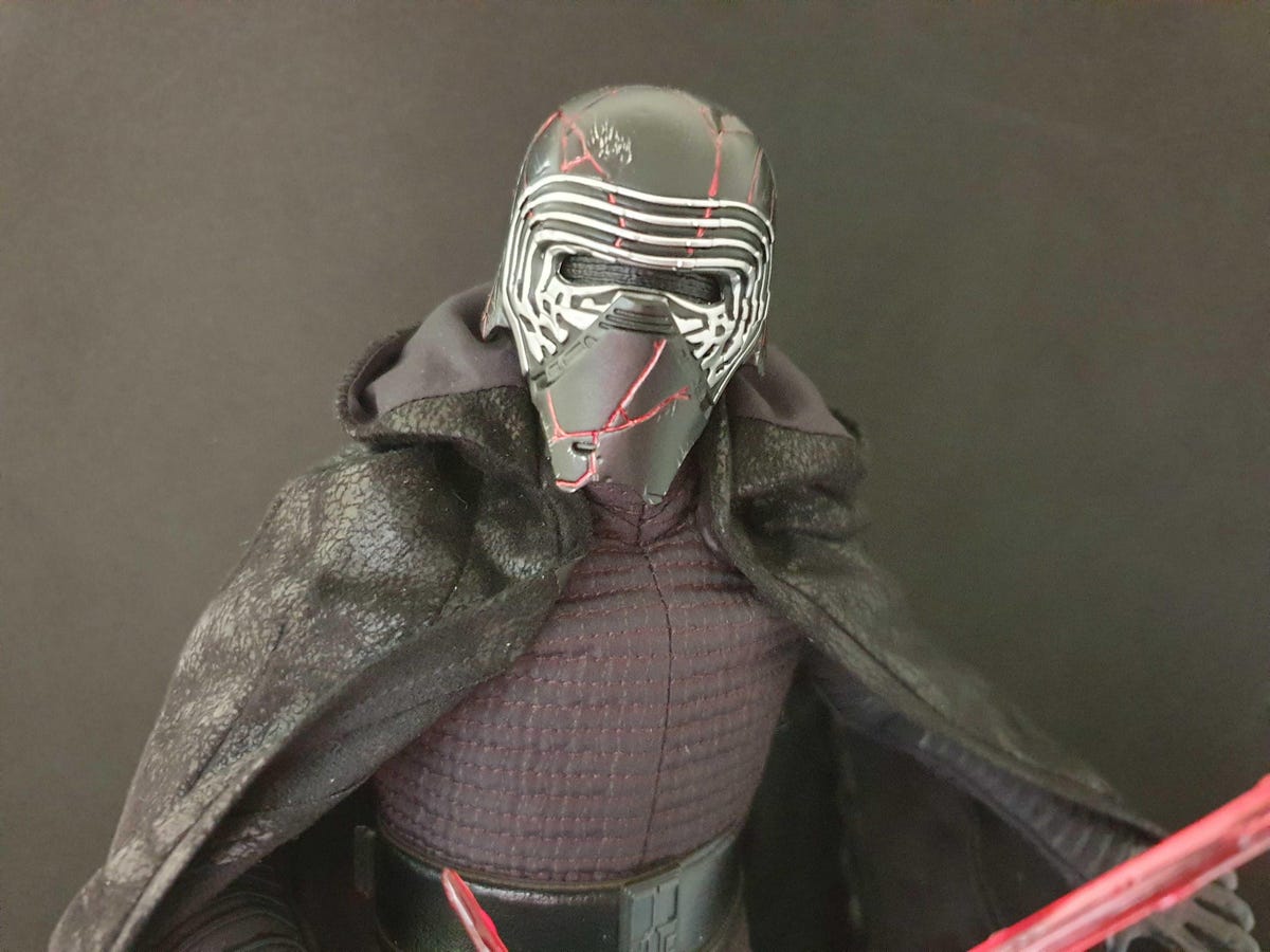 Hot Toys Rise of Skywalker Kylo Ren masked