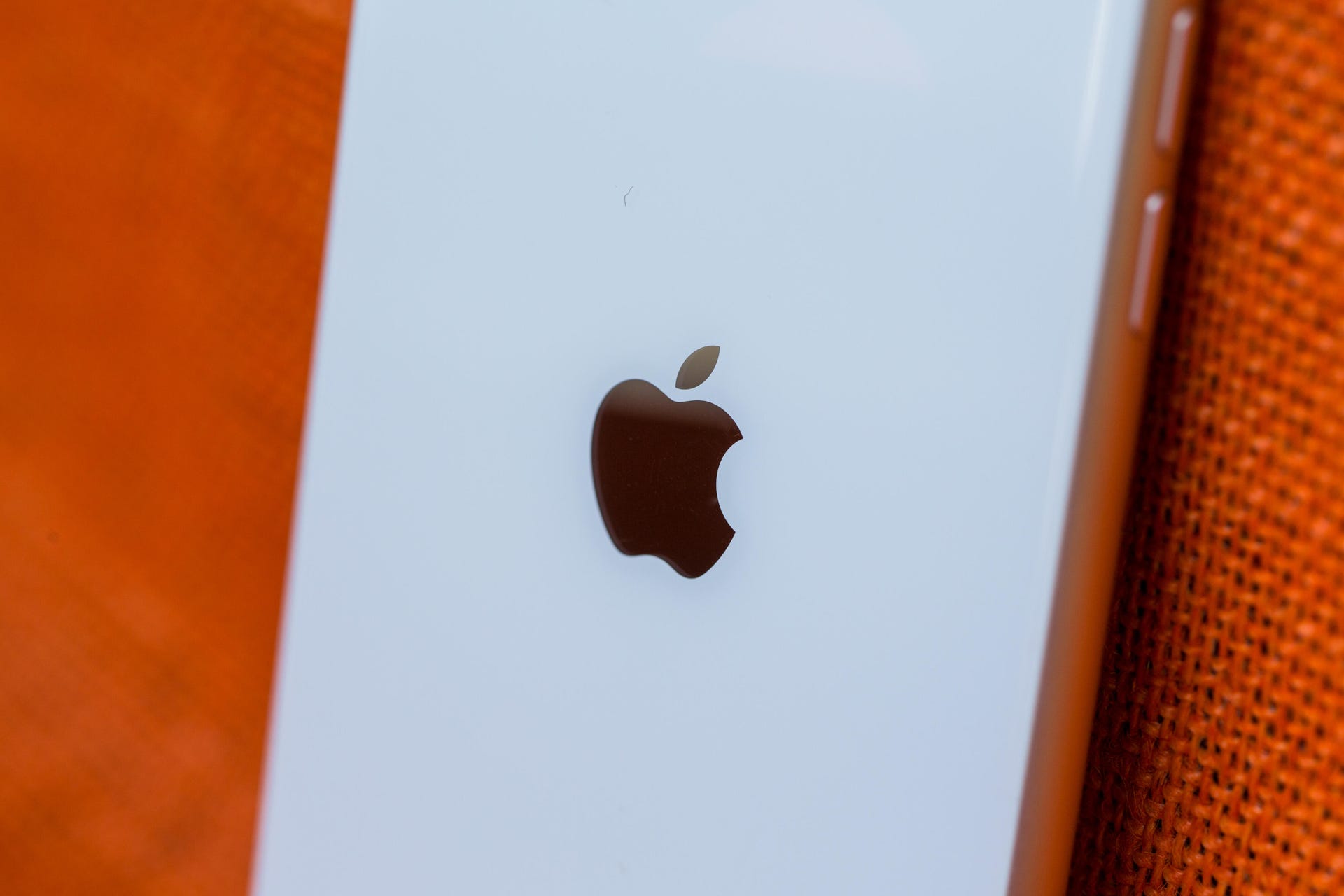 apple-iphone-logo-3749