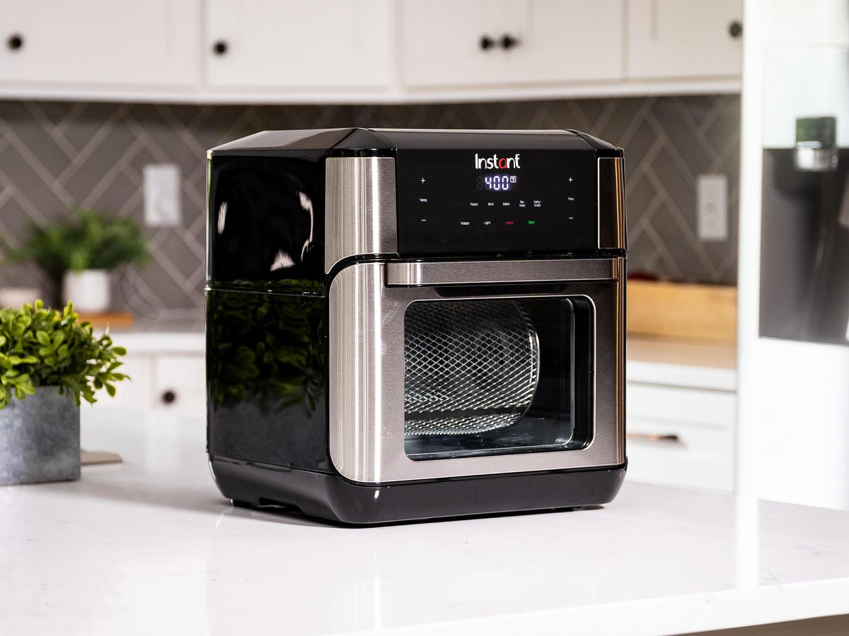 How To Use The Instant Pot Air Fryer | escapeauthority.com