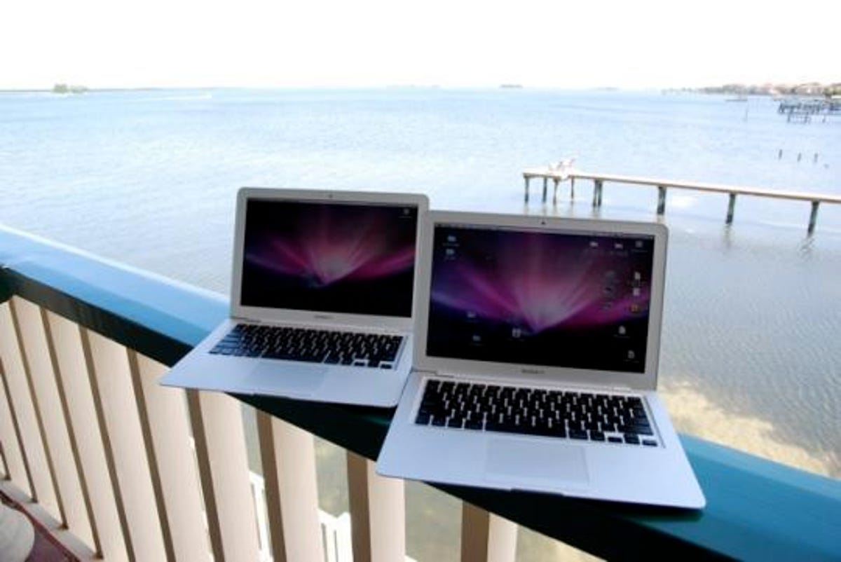 MacBook_Airs_on_water_540x361.jpg