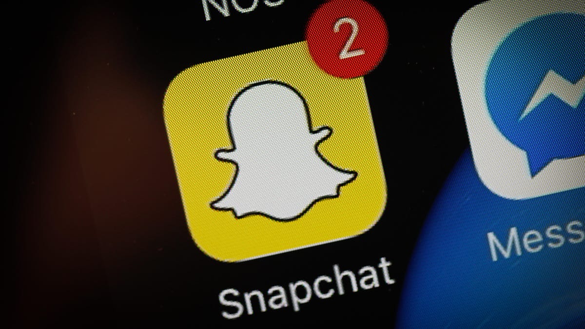 Snapchat now allows Snaps without time limit.