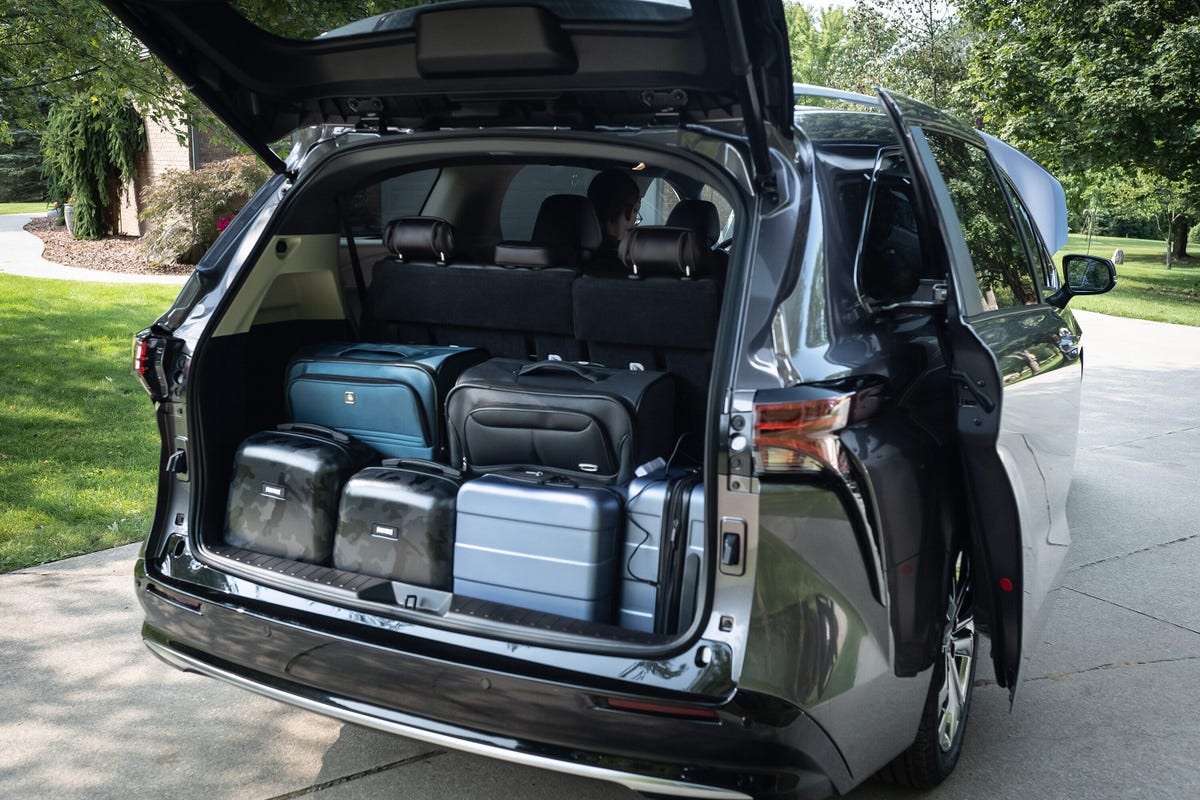 2021 Toyota Sienna Platinum is a surprisingly lux family cruiser