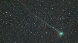 Bright Green Comet Passing Earth Is Visible in Dark Skies Now and Showing Off