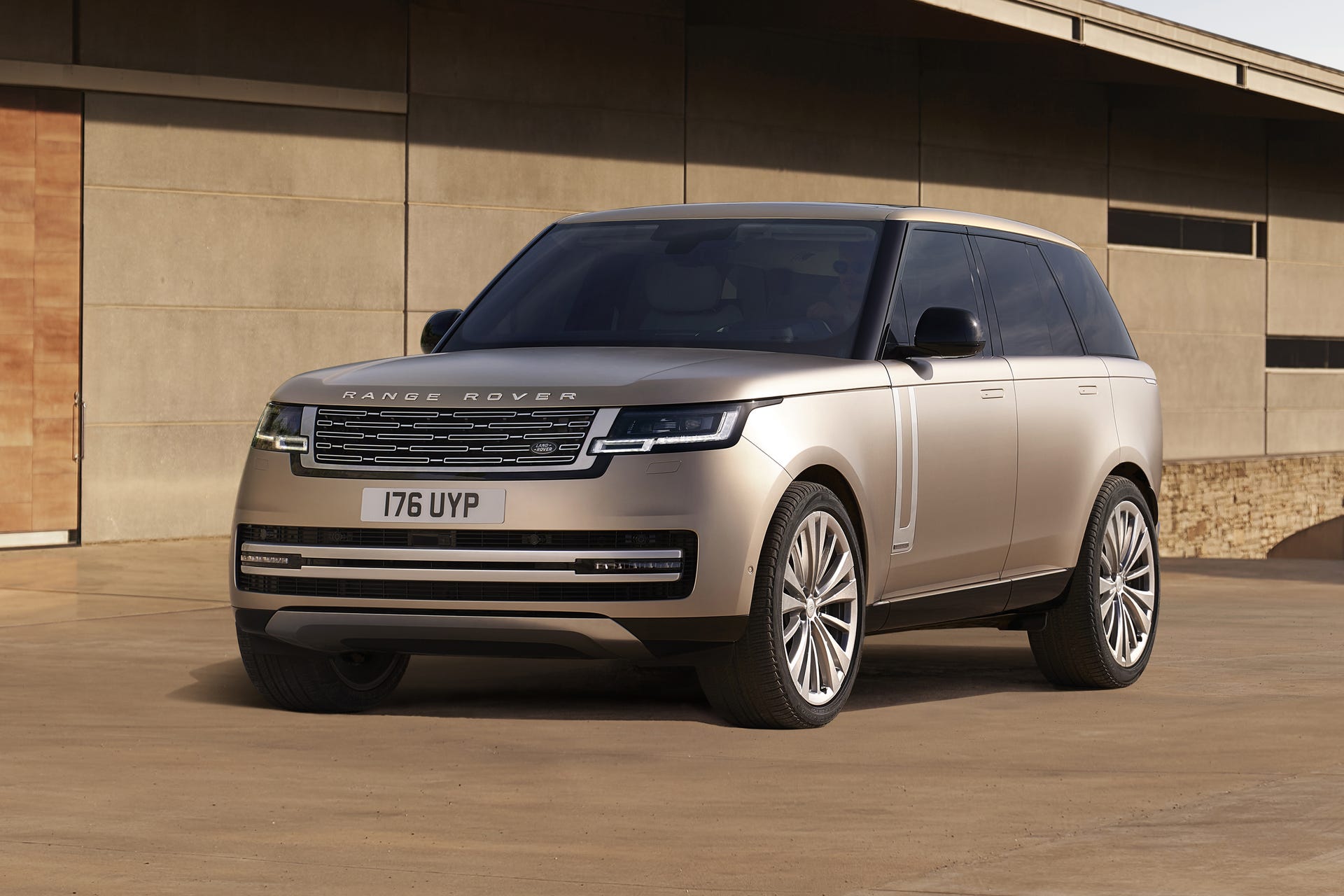 2022 Land Rover Range Rover - front