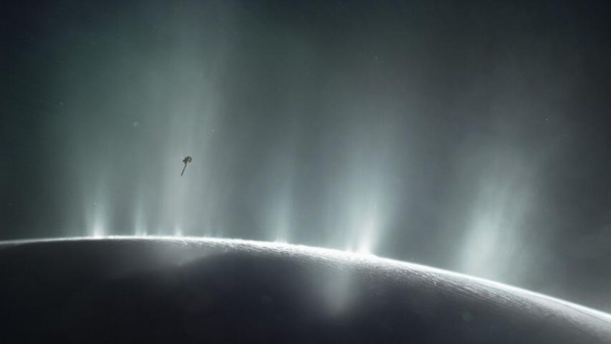 enceladus-plume-cassini