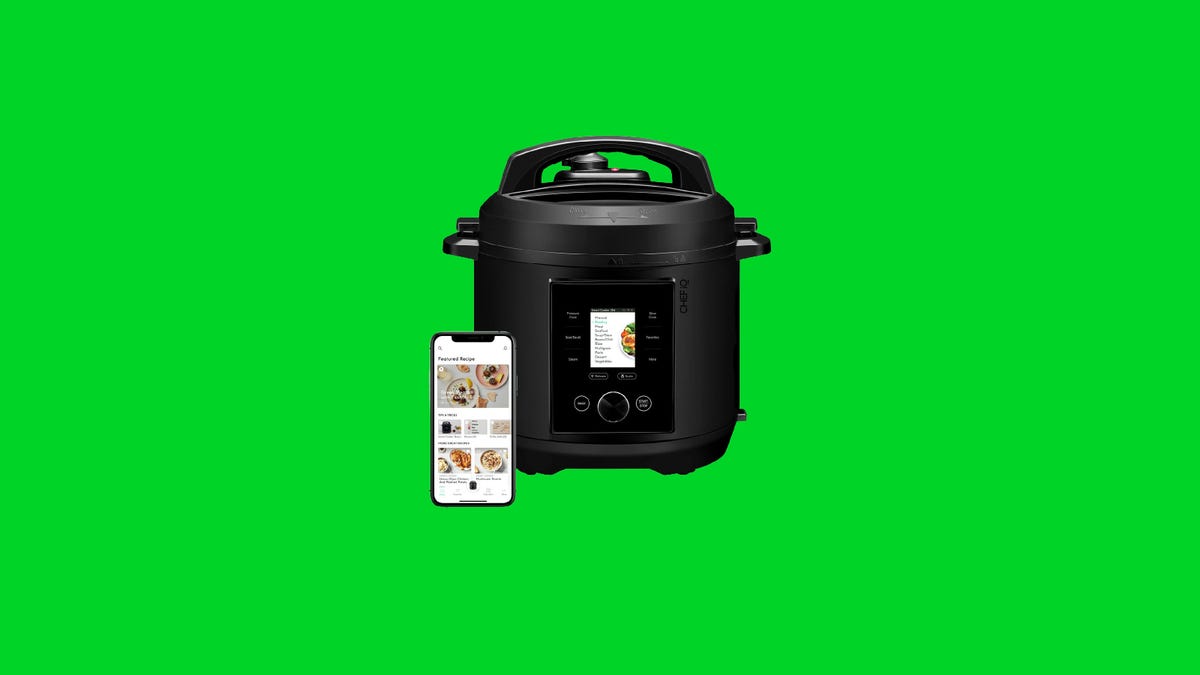The Chef iQ pressure cooker is displayed against a green background.