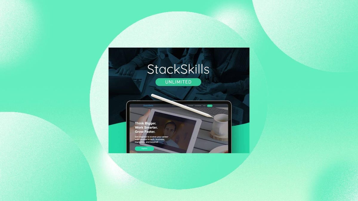 The promo image from StackSkills is displayed against a mint background.
