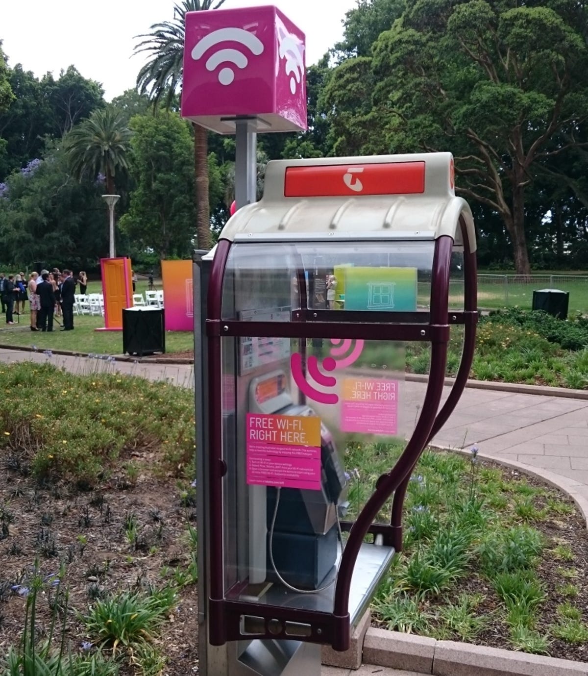 telstrapublicwifiphonebooth.jpg
