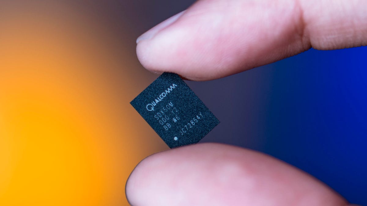 Qualcomm's first 5G modem chip, which will let phones talk to 5G networks, now is working in prototype form.
