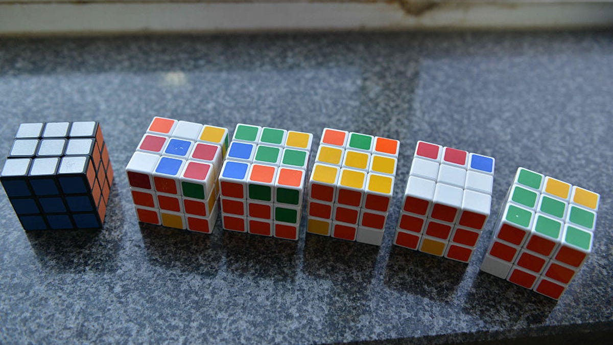 840 Rubik&apos;s Cubes To Make Portrait Of Sweetheart In Shenyang
