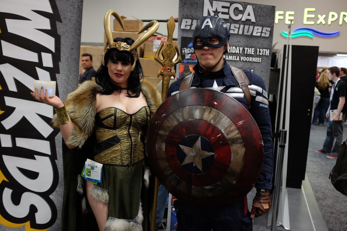 Loki and Captain America cosplay