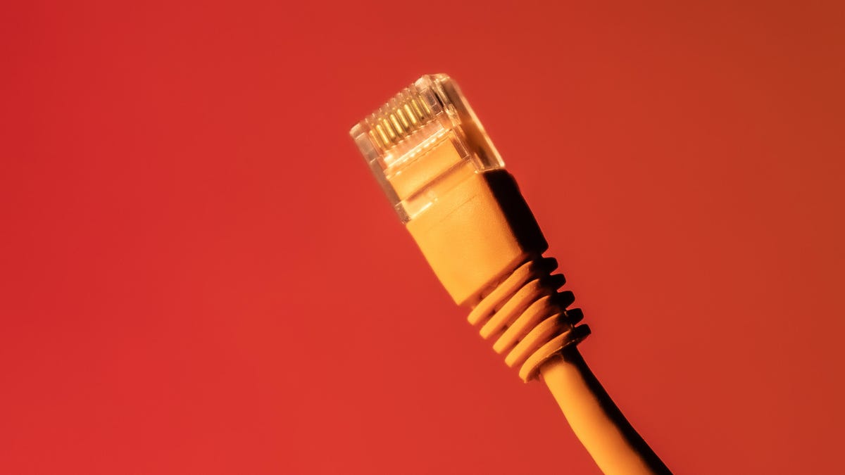 Un avantage populaire de la FCC qui aide des millions de personnes à accéder à Internet devrait expirer d'ici mai