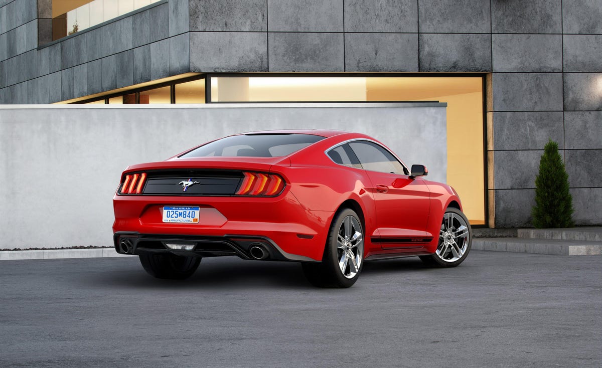 2018-ford-mustang-pony-package-2