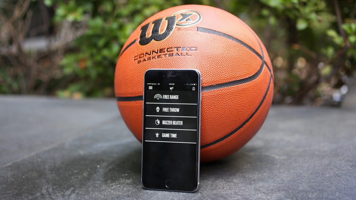 wilson-connected-basketball-04.jpg