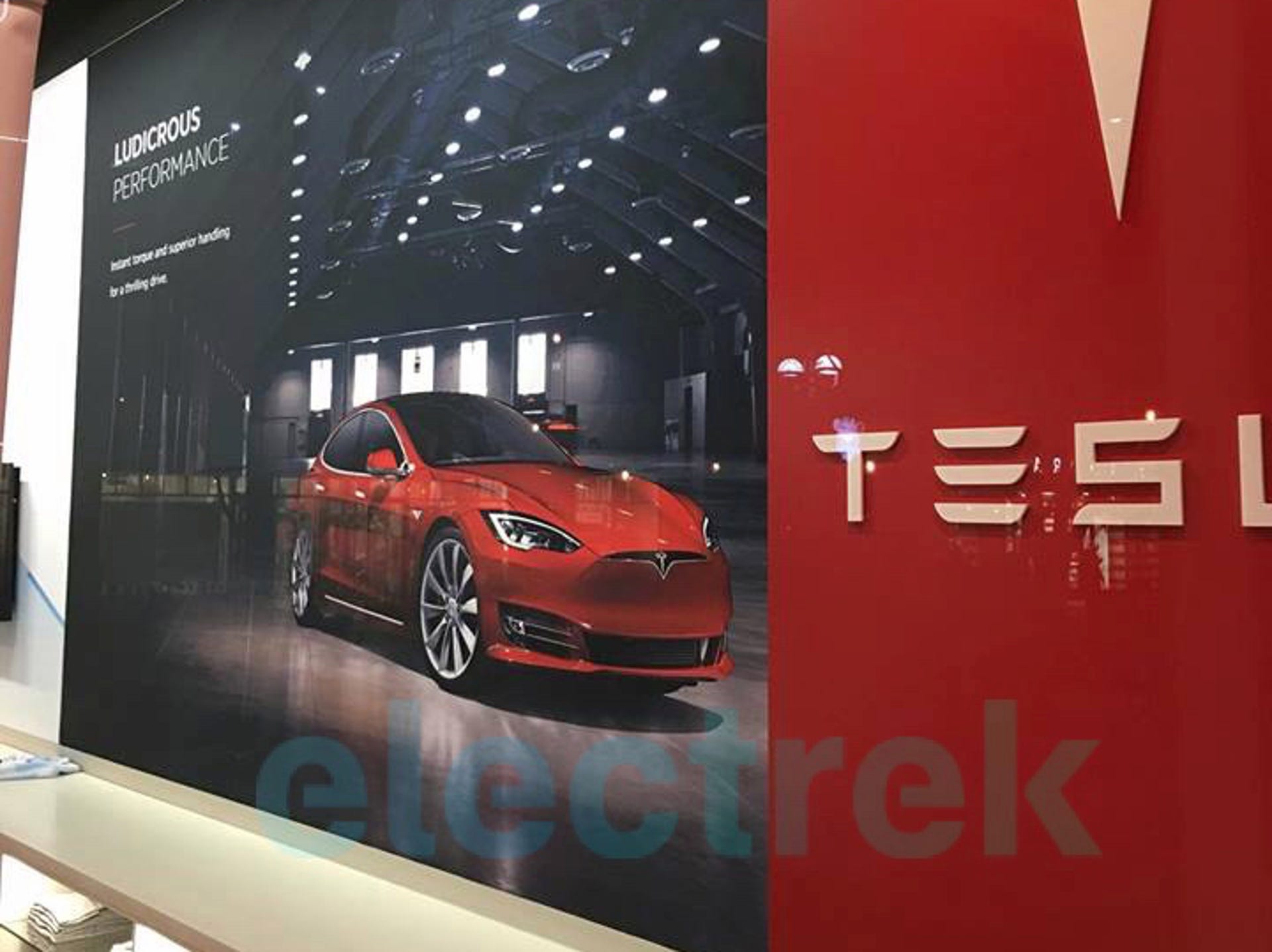 2017 Tesla Model S Leak