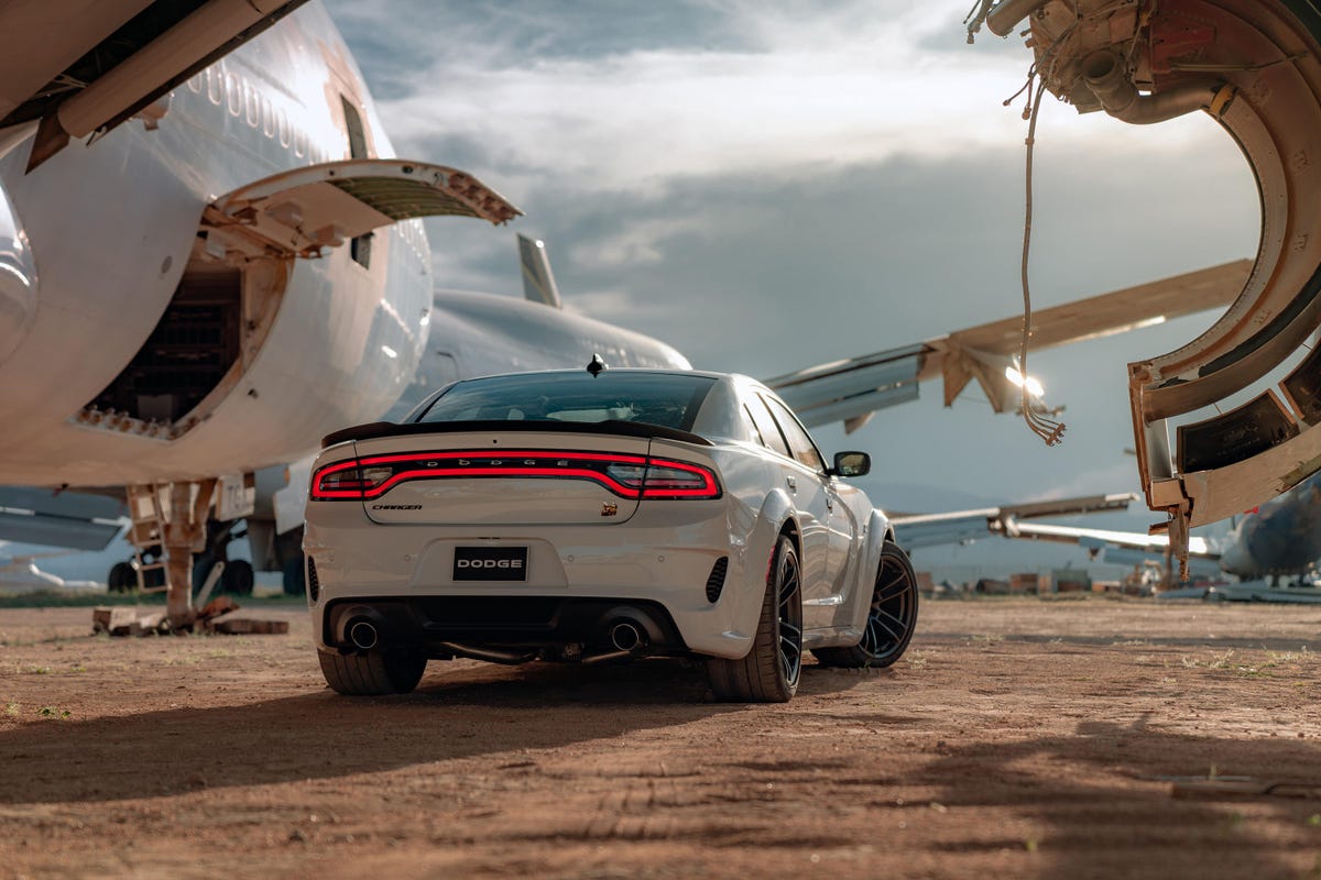2020-dodge-charger-scat-pack-widebody-44