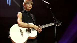 Taylor Swift Reveals 'Midnights' Track List