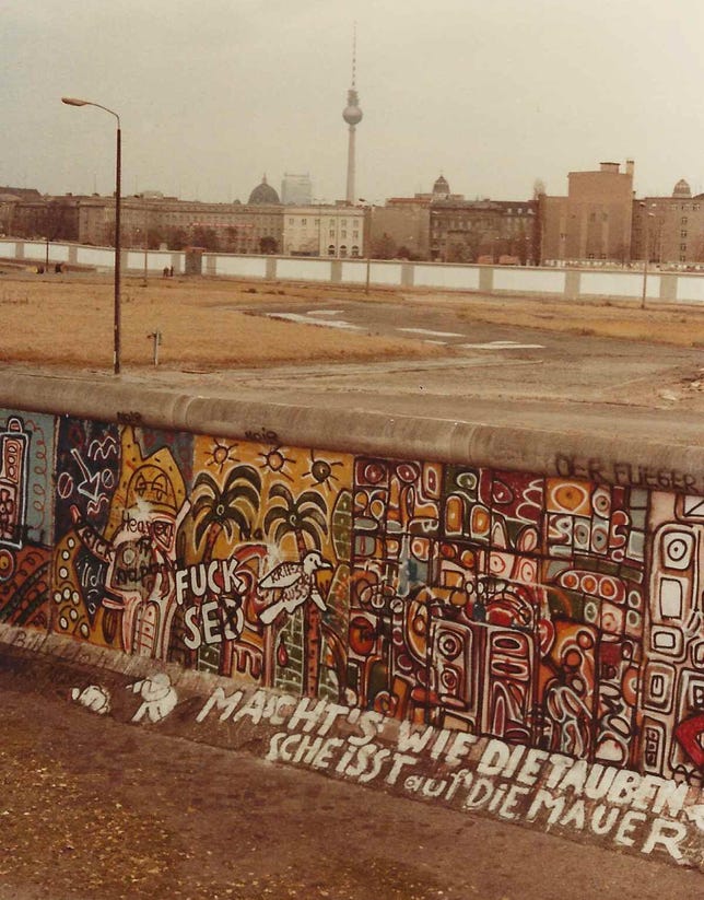 Berlin Wall, November 1985