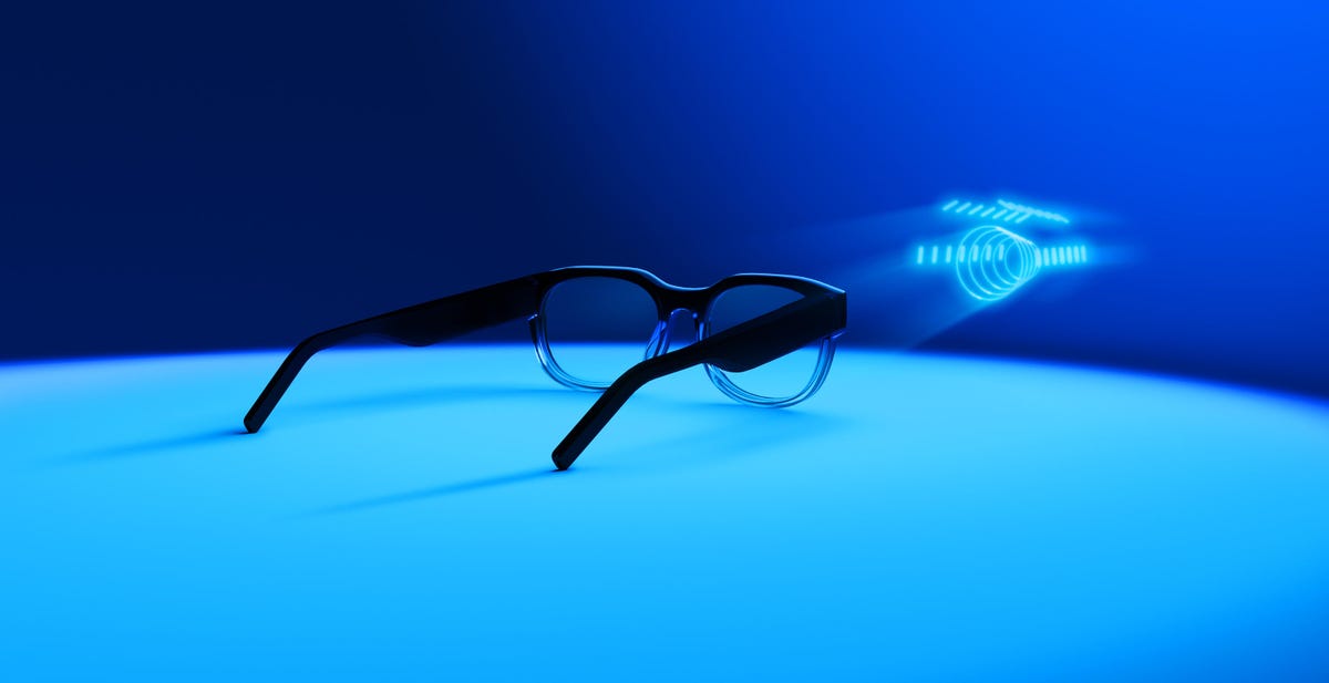 smart glasses refracting image