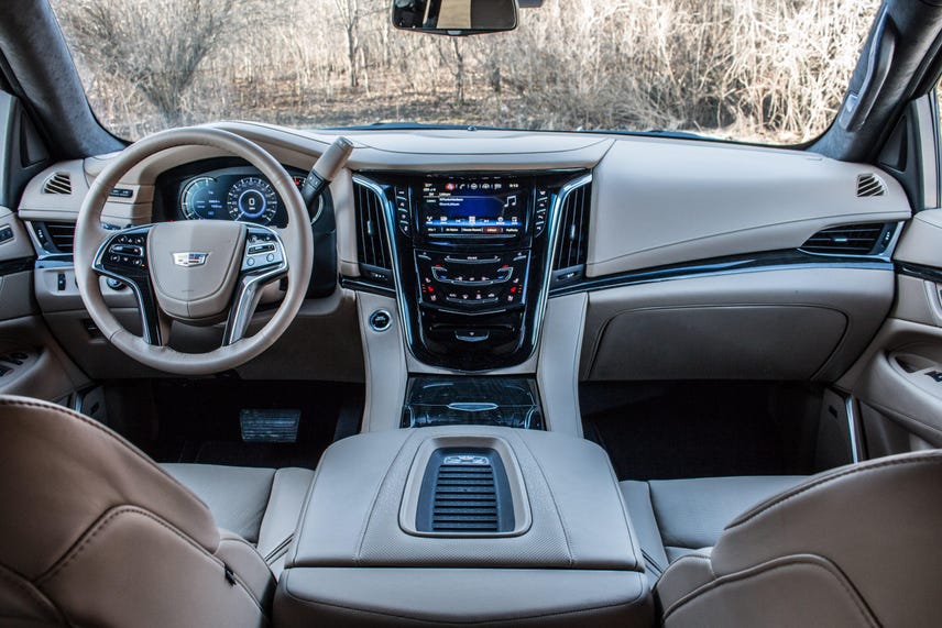 See the tech inside the 2018 Cadillac Escalade ESV Platinum