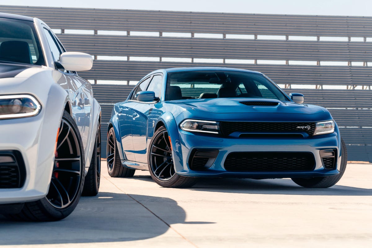 2020-dodge-charger-scat-pack-and-hellcat-widebody-14