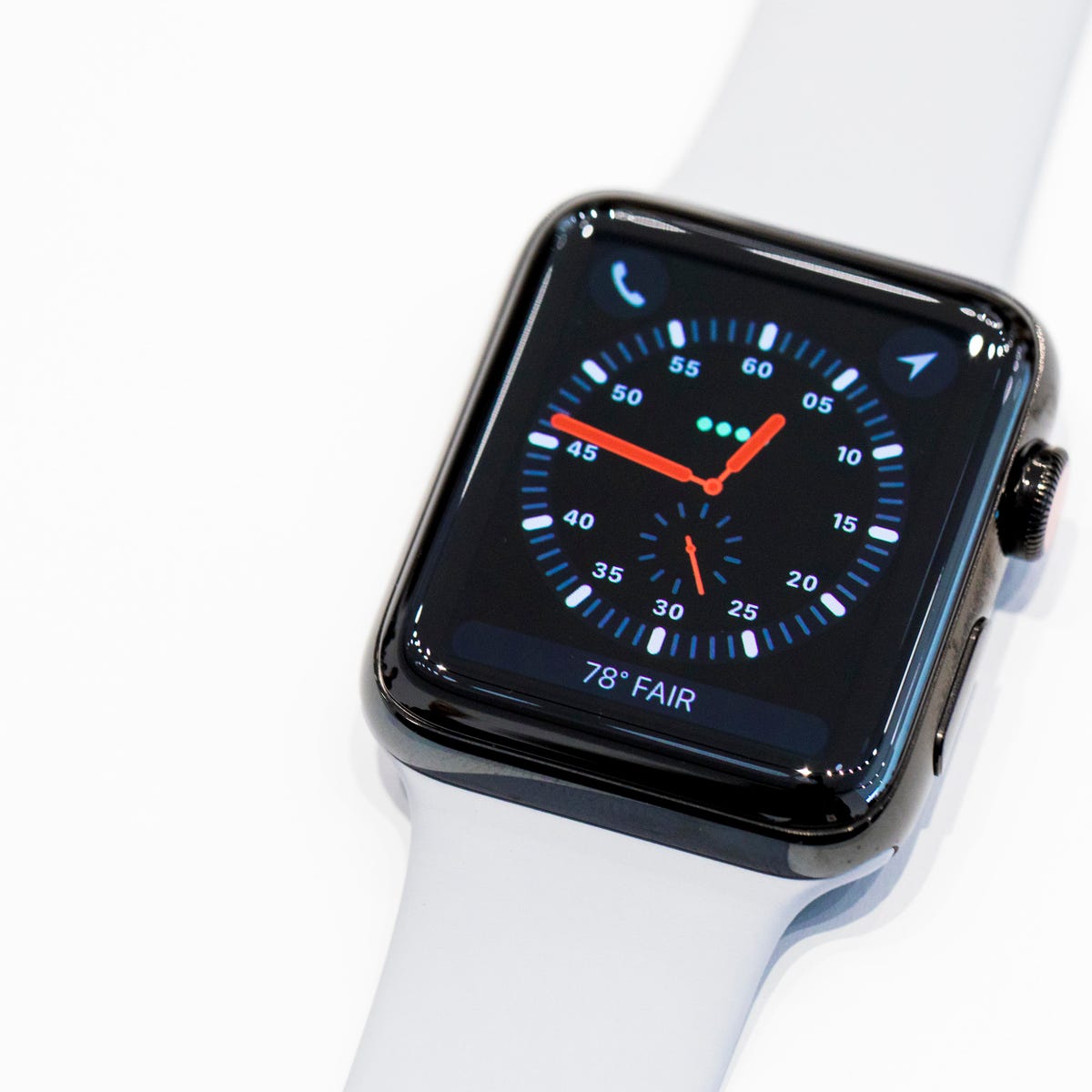 Apple Watch Series 3 hands-on: The $399 stealth watch-phone - CNET