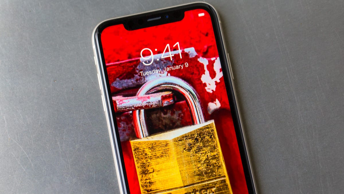 apple-iphone-lock-cybersecurity-0459