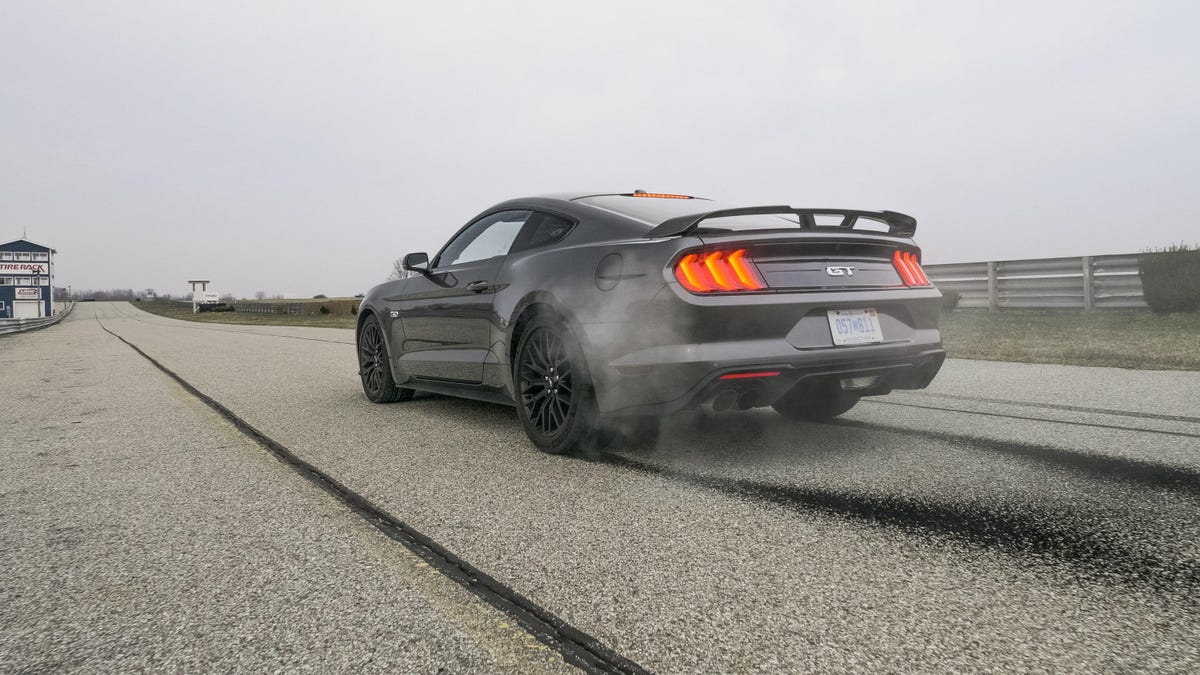 2018-ford-mustang-gt-64