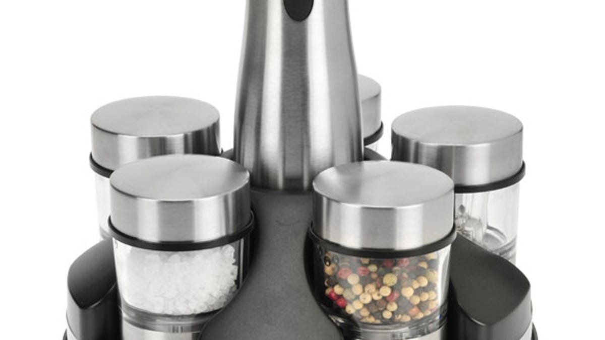 With five spices standing at the ready, the Kalorik Salt and Pepper Grinder Set offers more than just the daily grind.