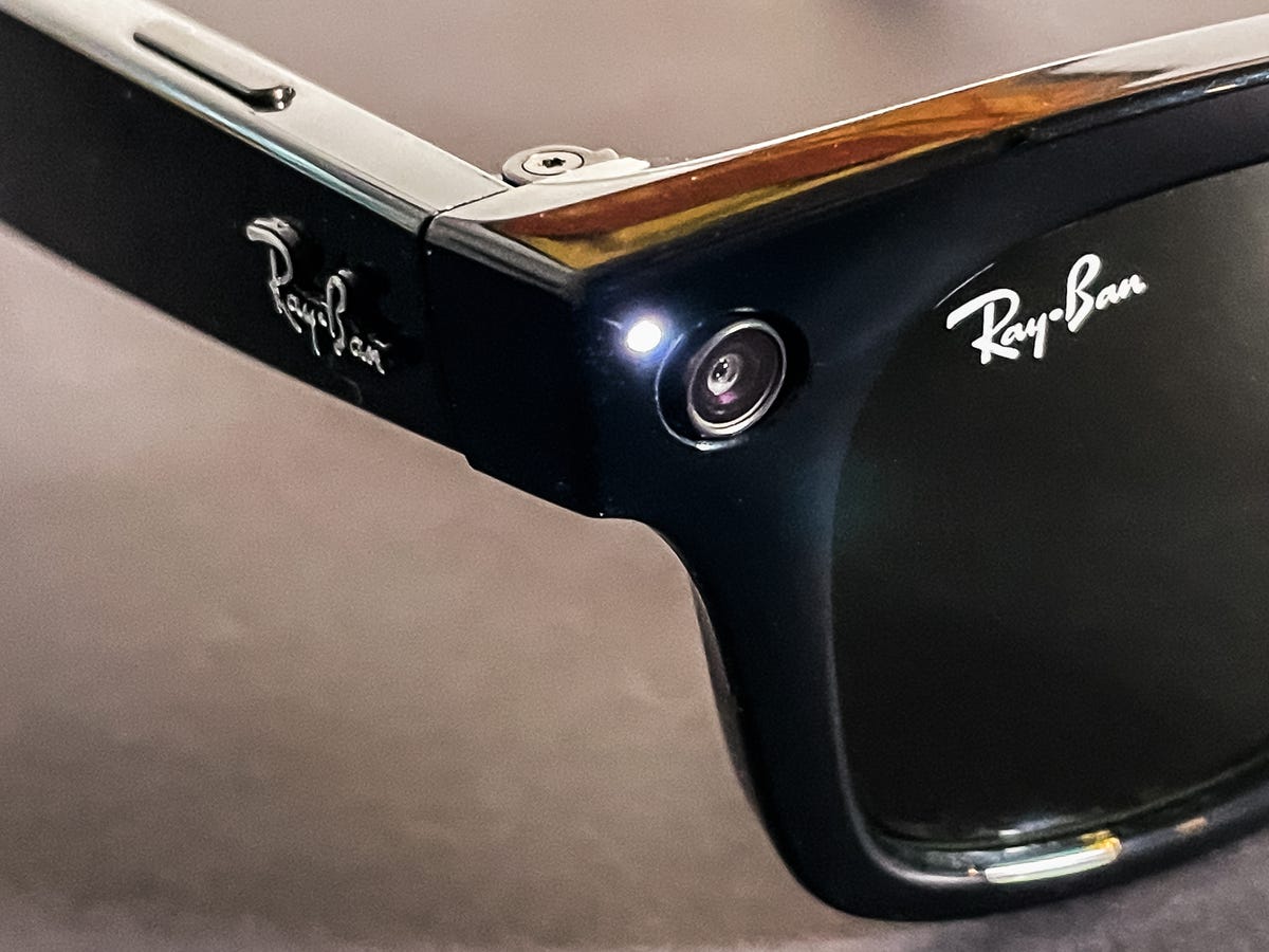 Encommium mute But Facebook's smart Ray-Ban glasses are disappointingly familiar - CNET