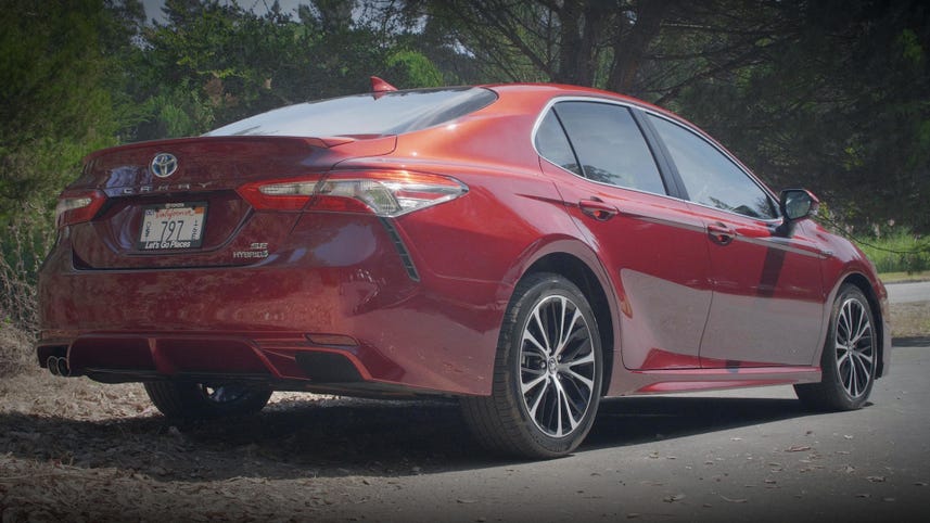 5 things to know about the 2018 Toyota Camry Hybrid