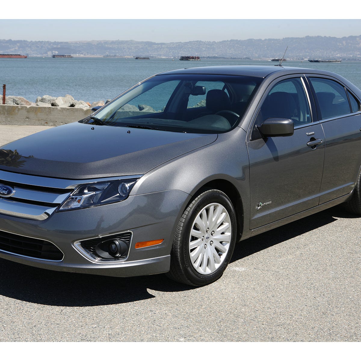 2010 Ford Fusion Hybrid review: 2010 Ford Fusion Hybrid - CNET