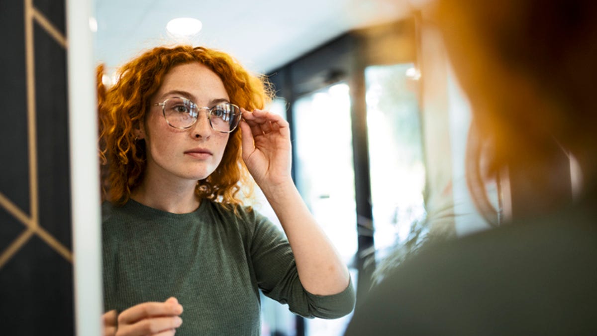 You are currently viewing The Top 9 Signs You Need Glasses and Why You Shouldn’t Ignore Them