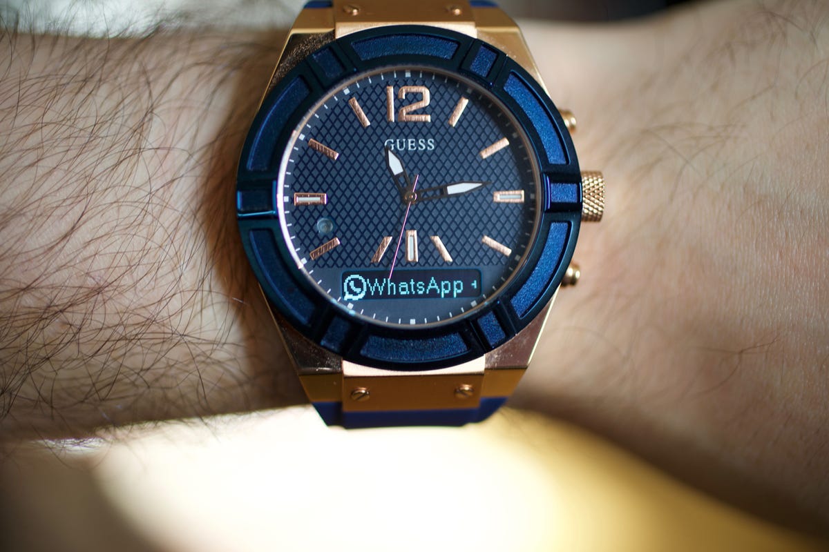 guess-connect-smartwatch-6.jpg