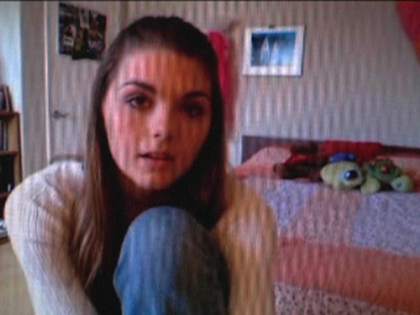 Veronica gets the true story behind lonelygirl15