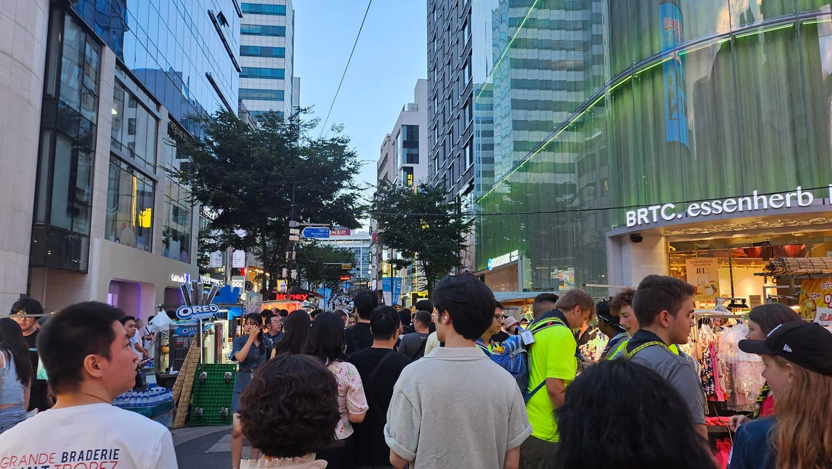 A photo taken in Myeongdong in Seoul, South Korea shot on the Galaxy Z Flip 5.