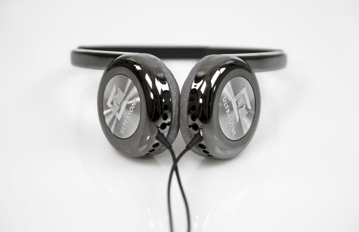 Photo of the Ultrasone Zino headphones.