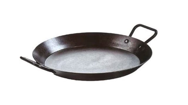 lodge paella pan