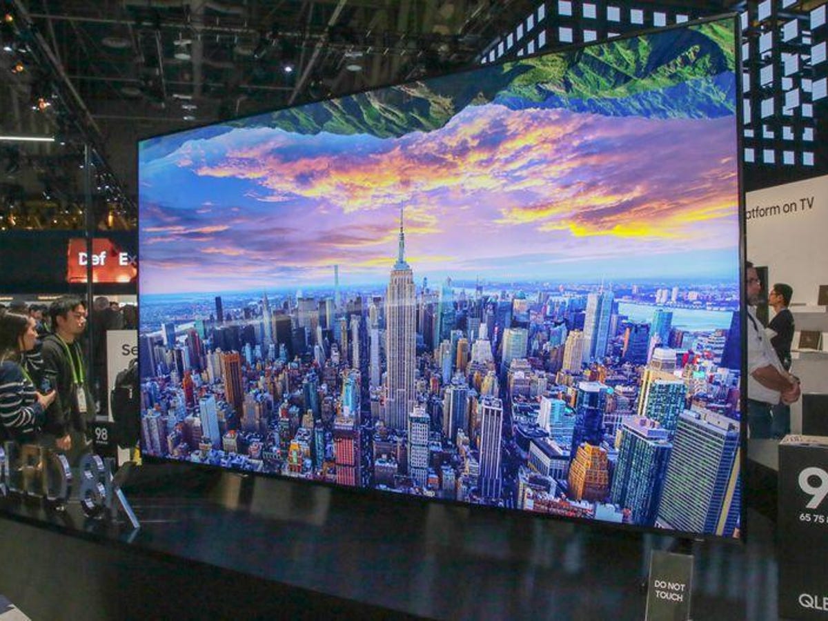 Топ телевизоров 55 2024. Телевизор самсунг 8к 98 дюймов. Samsung OLED 8k. Телевизор 98 дюймов QLED. QLED 8k.