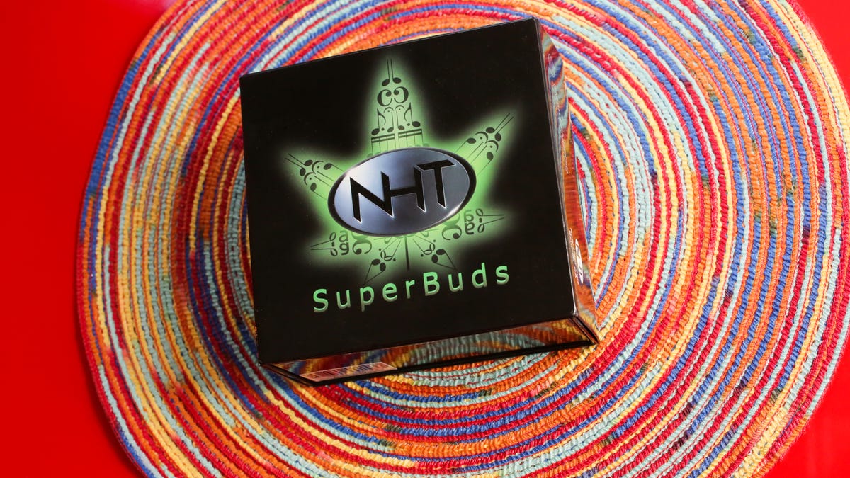 nht-superbuds-product-photos-01.jpg