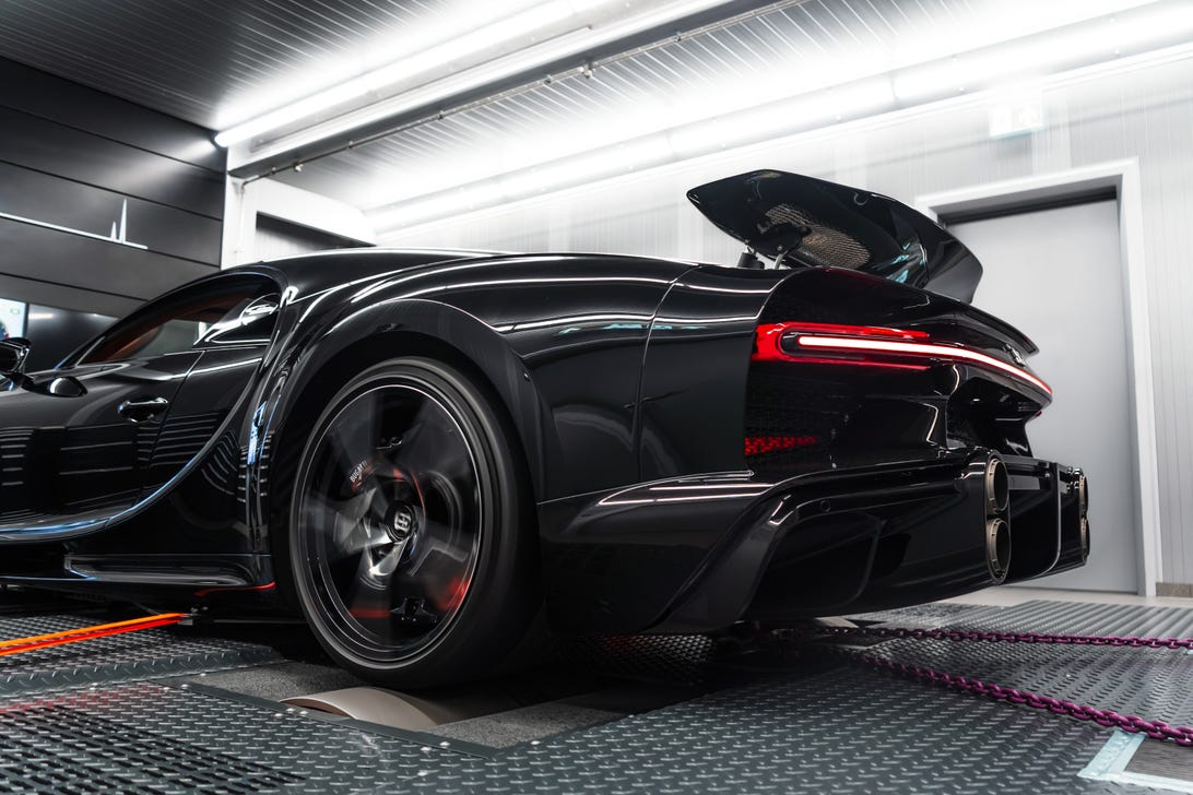 Bugatti Chiron Super Sport dyno testing rear view