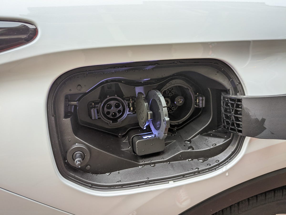 Charging the Mitsubishi Outlander Plug-in Hybrid