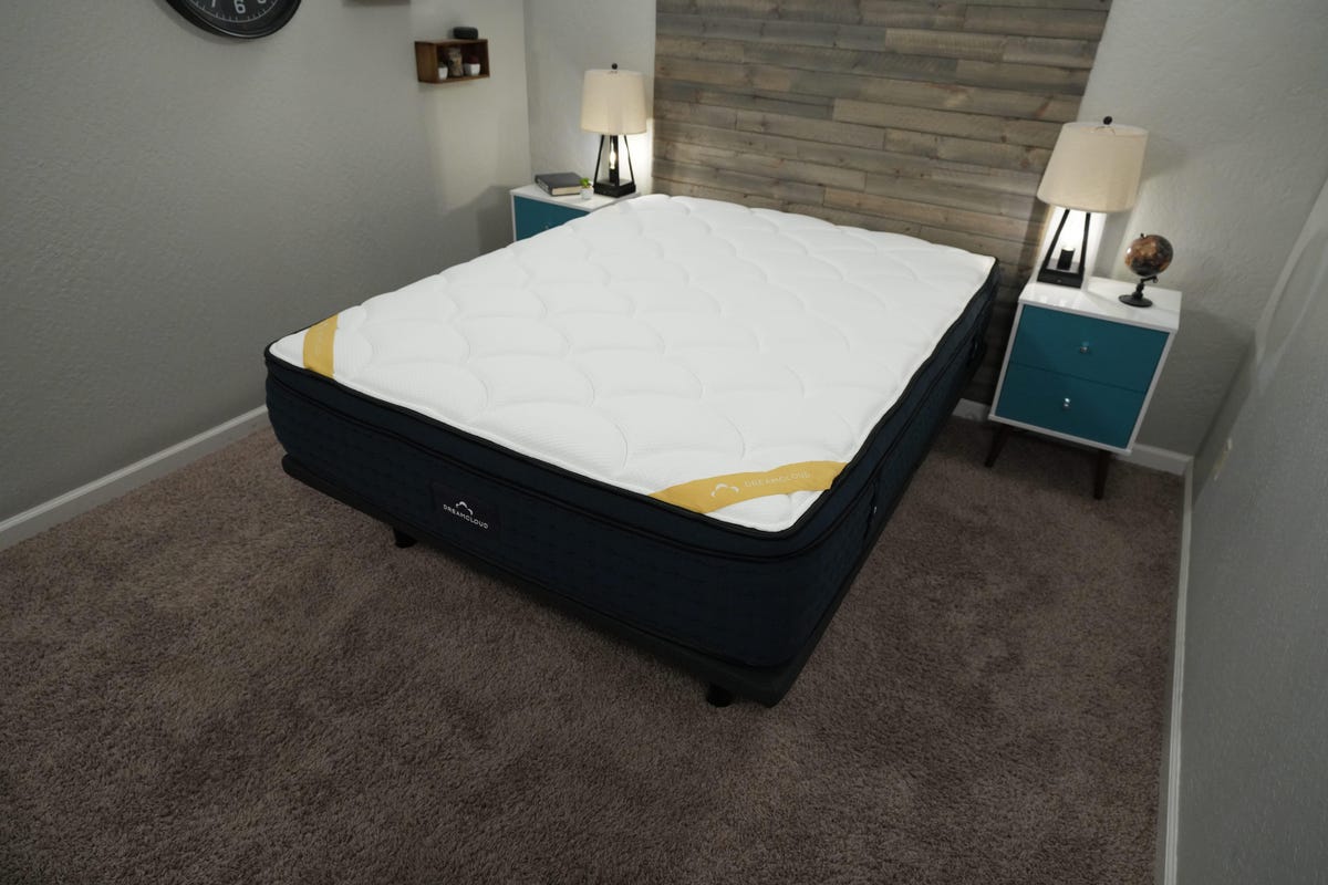 overview of the dreamcloud premier rest mattress