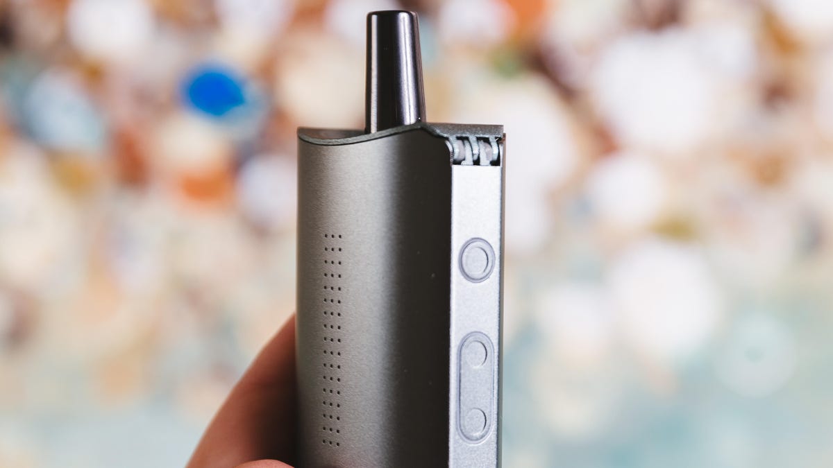 Meet the smart vapes: App-enabled vaporizers seek to cash in on cannabis -  CNET